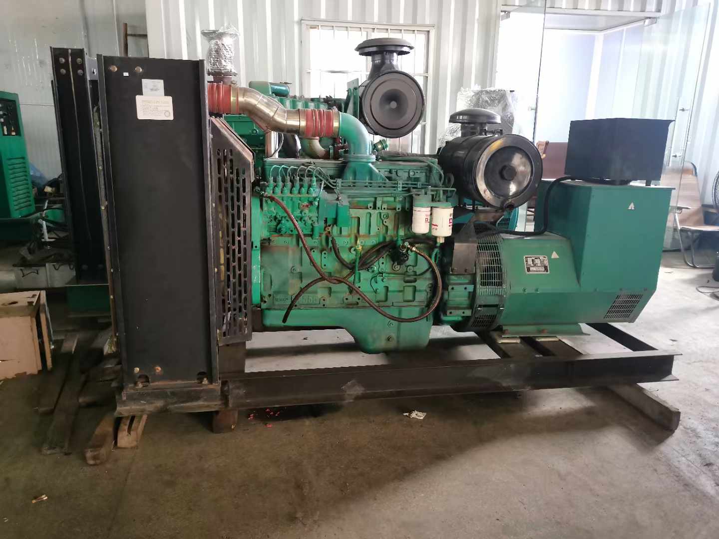 徐水发电机租赁如何确定电缆的承载电流是否在安全范围内？